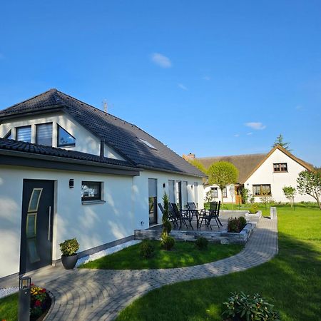 Апартаменты Haus Am Bodden Fuhlendorf  Экстерьер фото